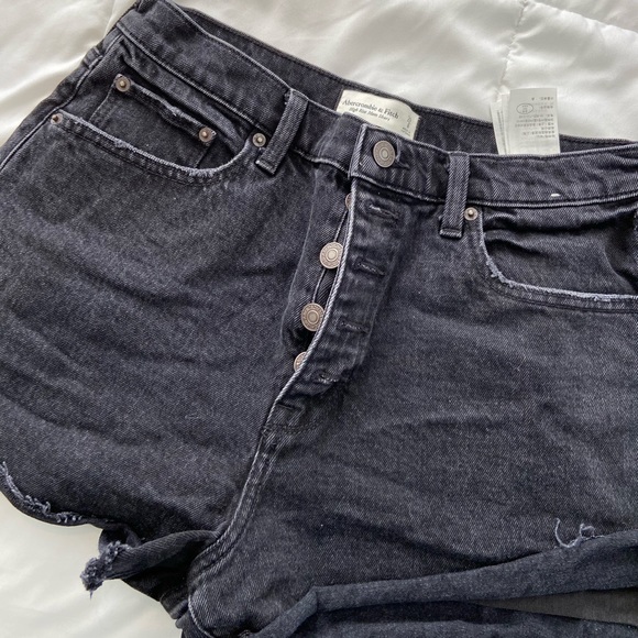 Abercrombie & Fitch Pants - abercombie mom shorts